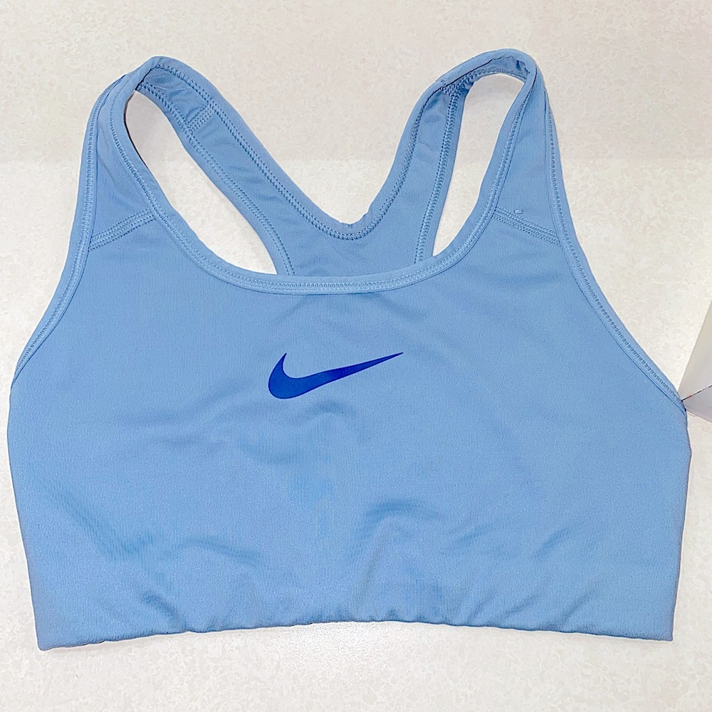 Nike Women's Victory Compression Sports Bra